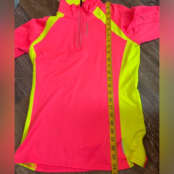 Brooks Running Neon Pink & Yellow Quarter Zip Pull Over reflective detail Small - Picture 2 of 12